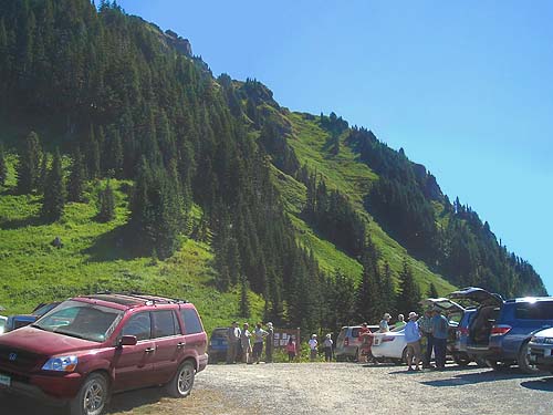 crowded trailhead, Sauk Mountain, Skagit County, Washington