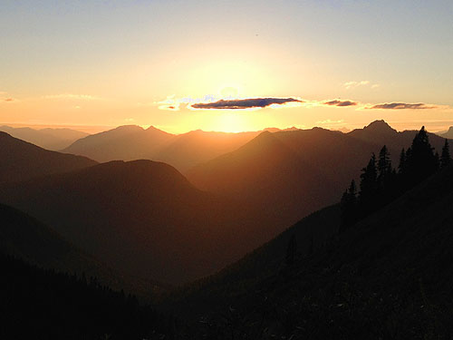 sun about to set, Hidden Lake Peaks trail, Skagit County, Washington