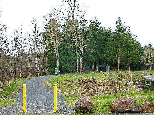 start of main circum-lake trail, Carlisle Lake Park, Lewis County, Washington