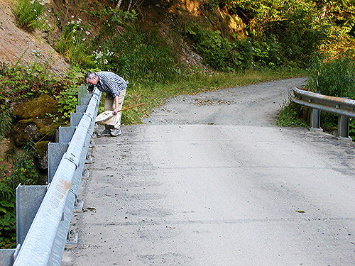 Laurel Ramseyer collecting spiders from Wallace Creek Bridge, Middle Fork Nooksack River road, Whatcom County, Washington