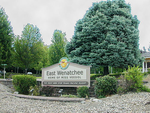 welcome sign in Ballard Park, East Wenatchee, Washington