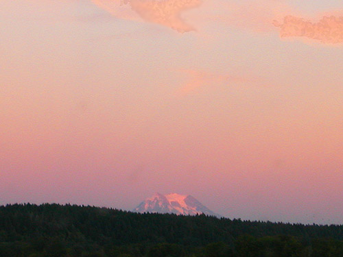 Mt Rainier at sunset, vicinity of Tacoma, 2 Sept. 2020