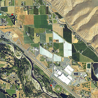 locations of Naches Cemetery and Clemans View Sports Park, Naches, Yakima County, Washington