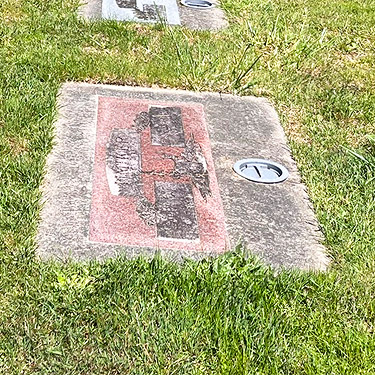 vase in place, Silver Lake Cemetery, Cowlitz County, Washington