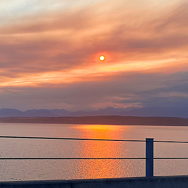 pre-sunset from Kingston, Washington ferry dock, 17 Sept 2025