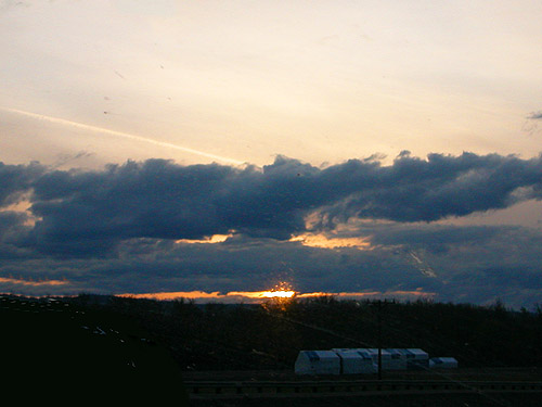 setting sun from I-90, western Kittitas County, Washington on 24 April 2022