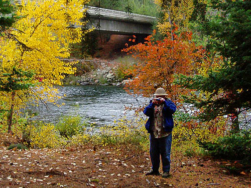 Rod Crawford photographing Laurel Ramseyer, Wenatchee River at Beaver Creek mouth, Chelan County, Washington
