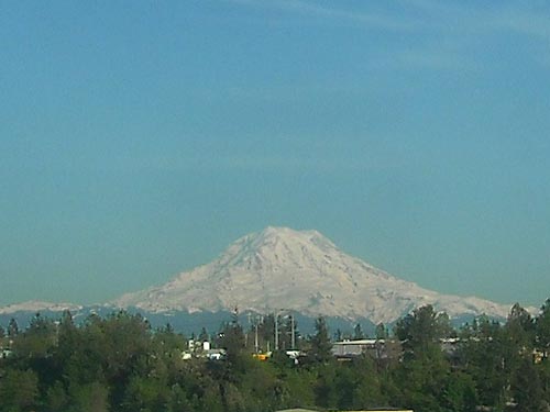Mount Rainier from Hwy 16 in Tacoma, Washington on 12 May 2014